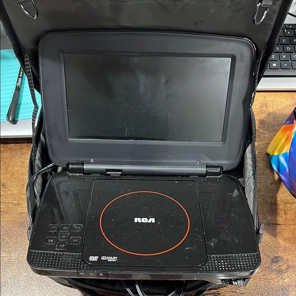 Black Hard Shell Camera Case with Contoured Design - Picture 3 of 3